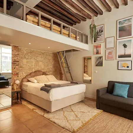 Temple Iv Apartment