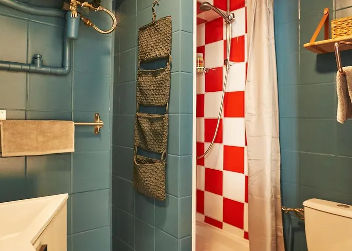 Temple Iv Apartment *